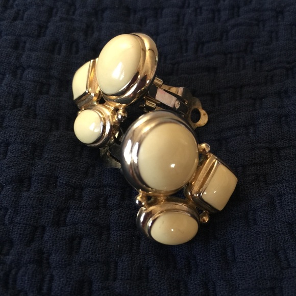 Givenchy Vintage All The Way!!1970s Clip On